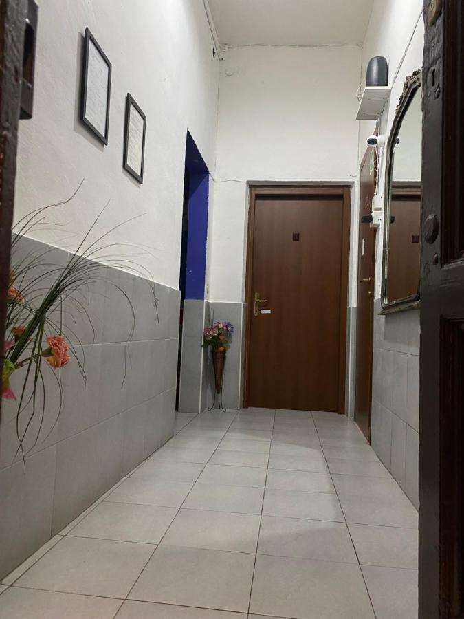 Volturno House Hostel Рим Екстериор снимка