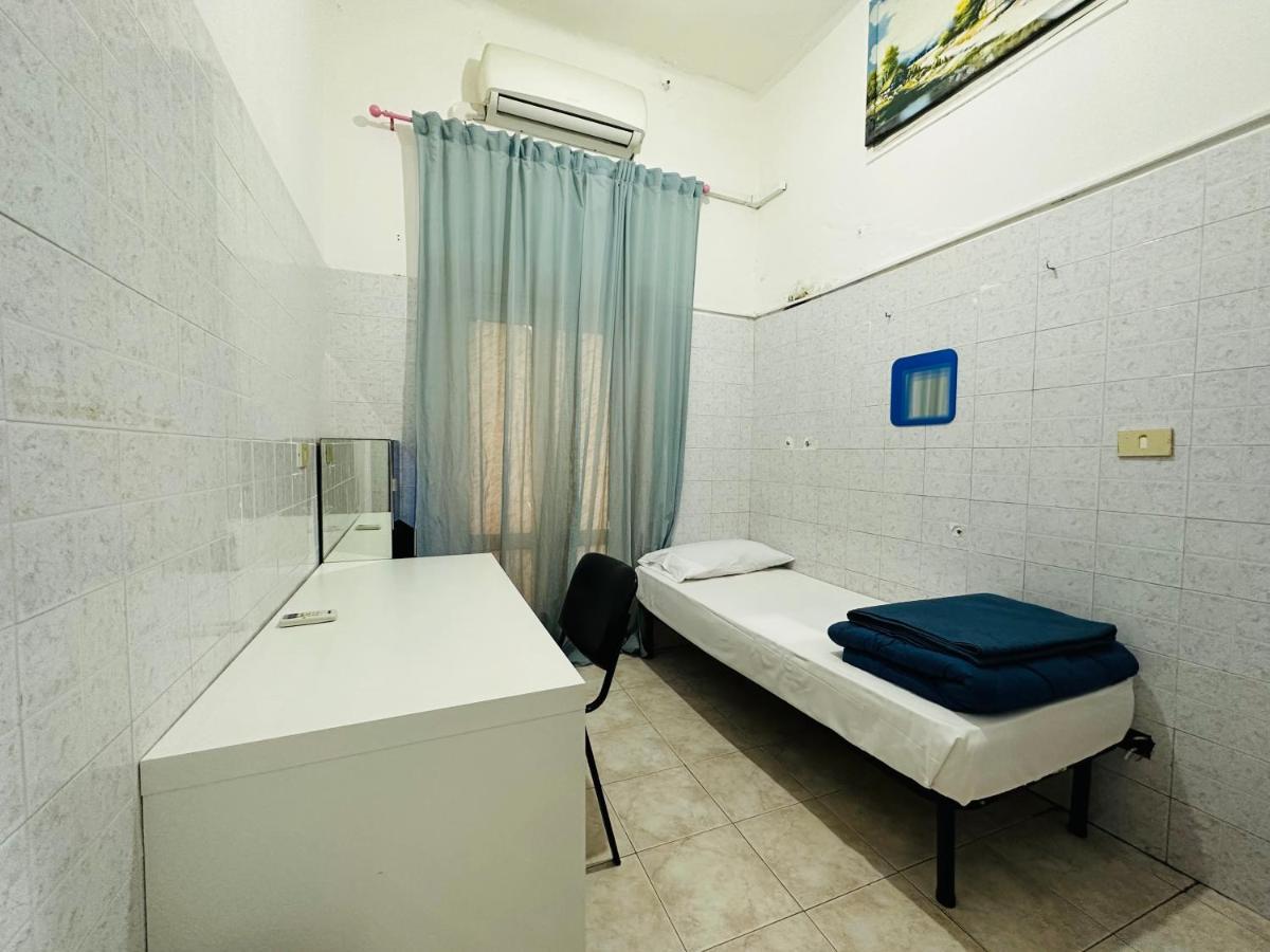 Volturno House Hostel Рим Екстериор снимка